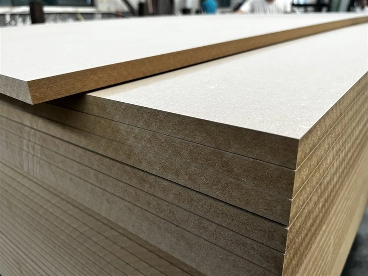 1220 x 2800 x 18 mm PET-MDF